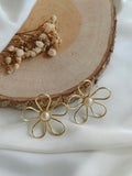 Floral pearl studs | NGE01