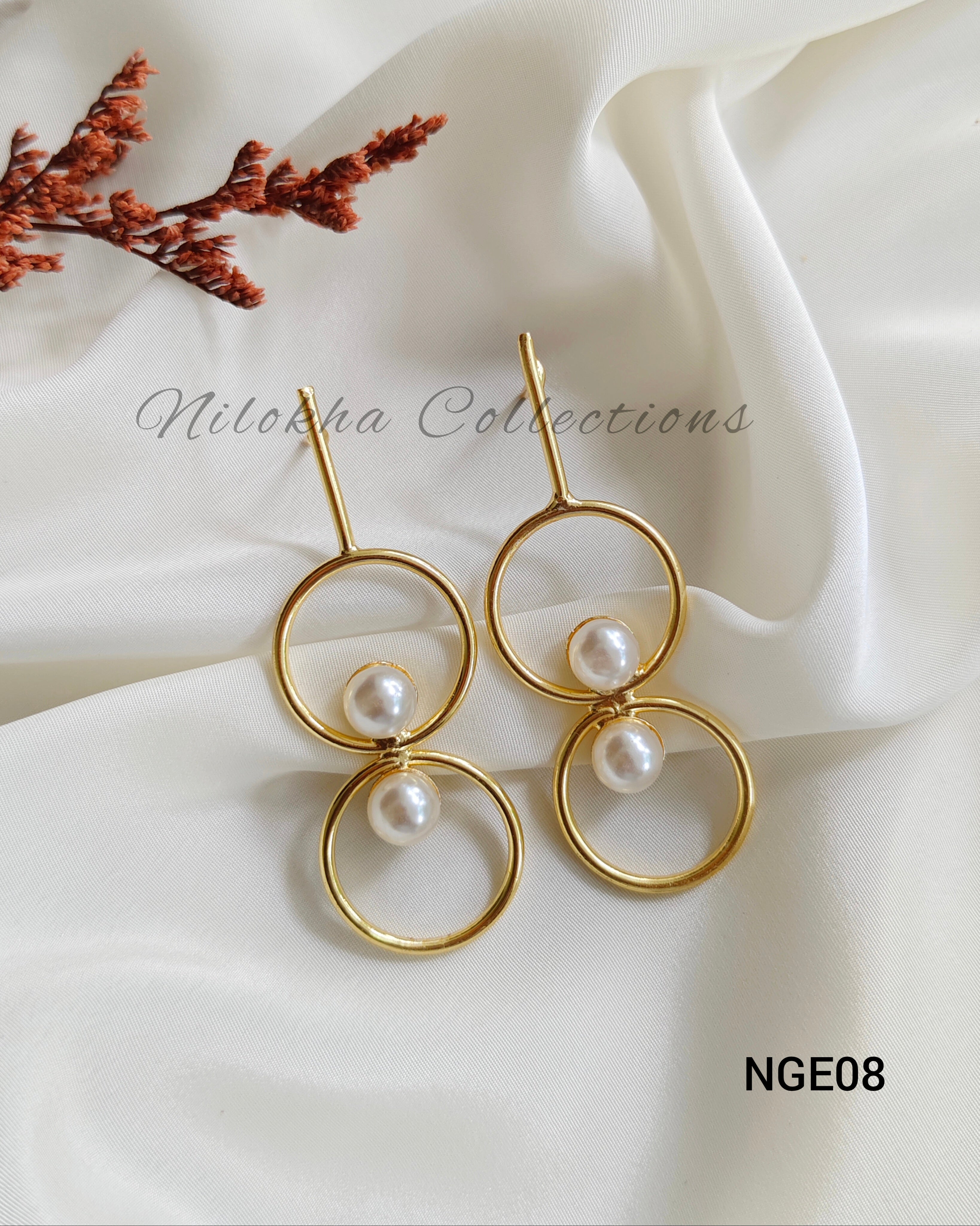 Layered pearl hangings | NGE08