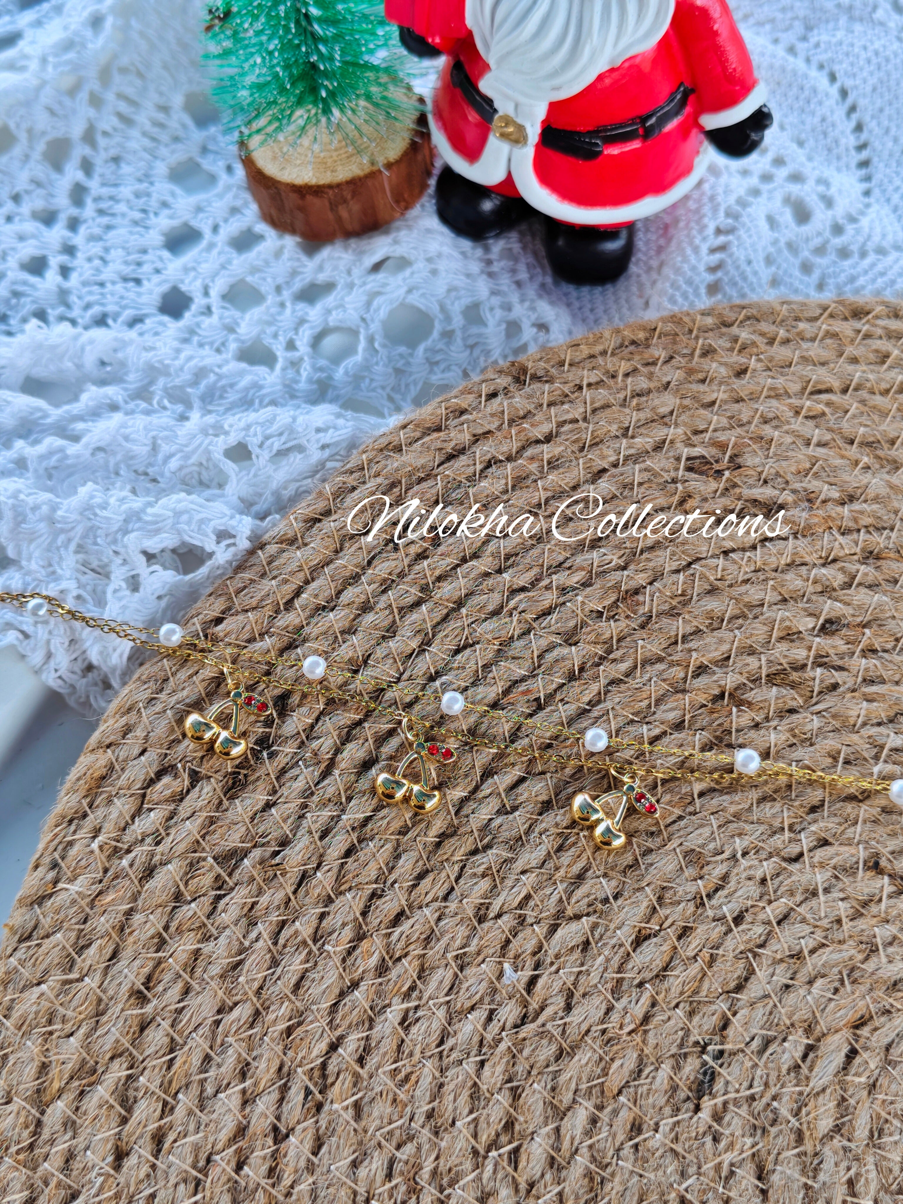 Pearl bracelet with stone cherry charms | NTB25