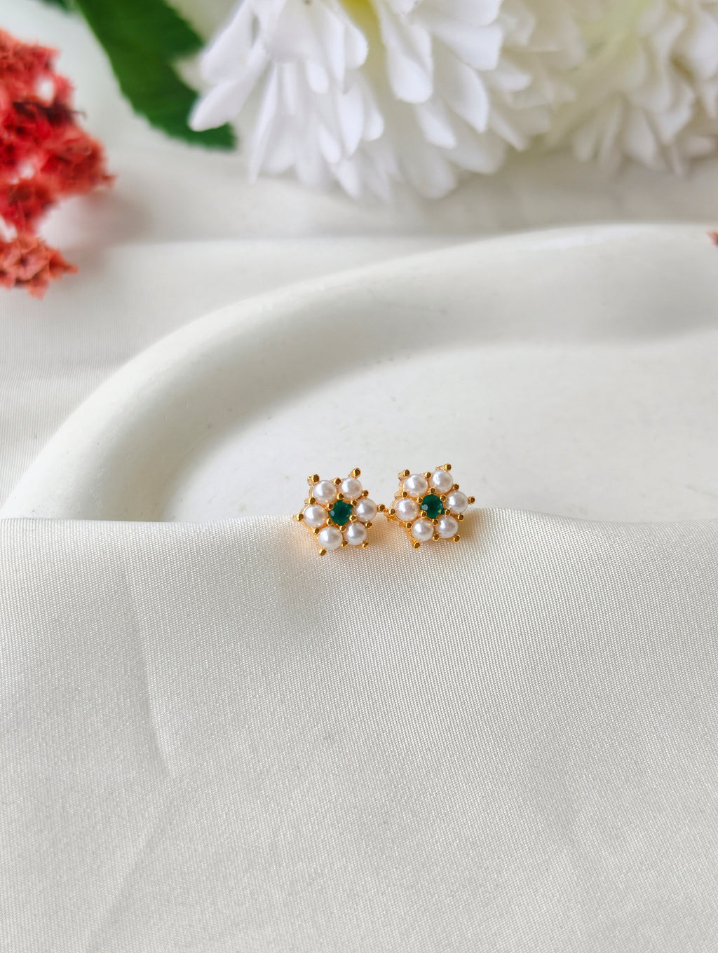 Floral pearl studs with stone | NTE34
