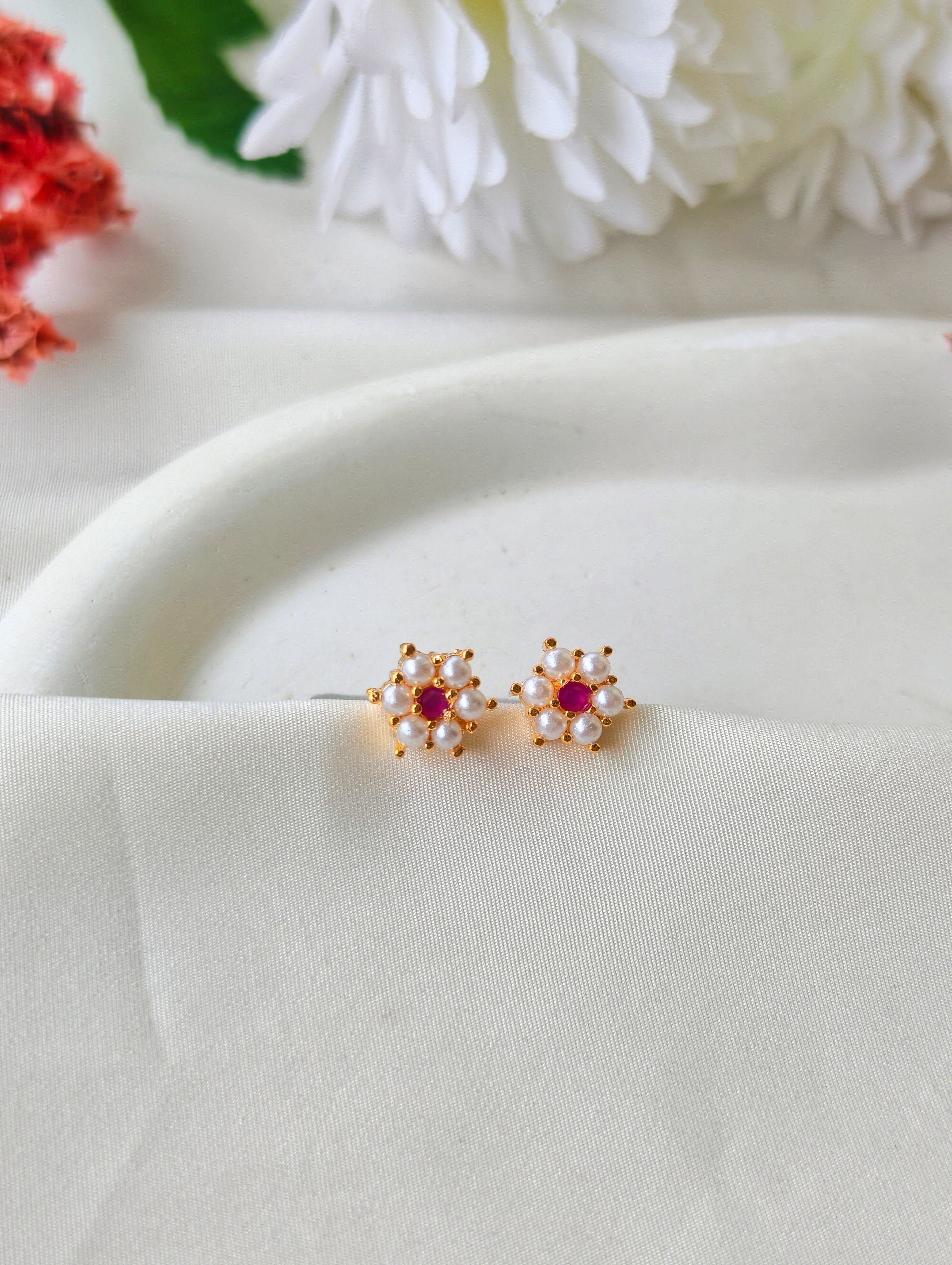 Floral pearl studs with stone | NTE34