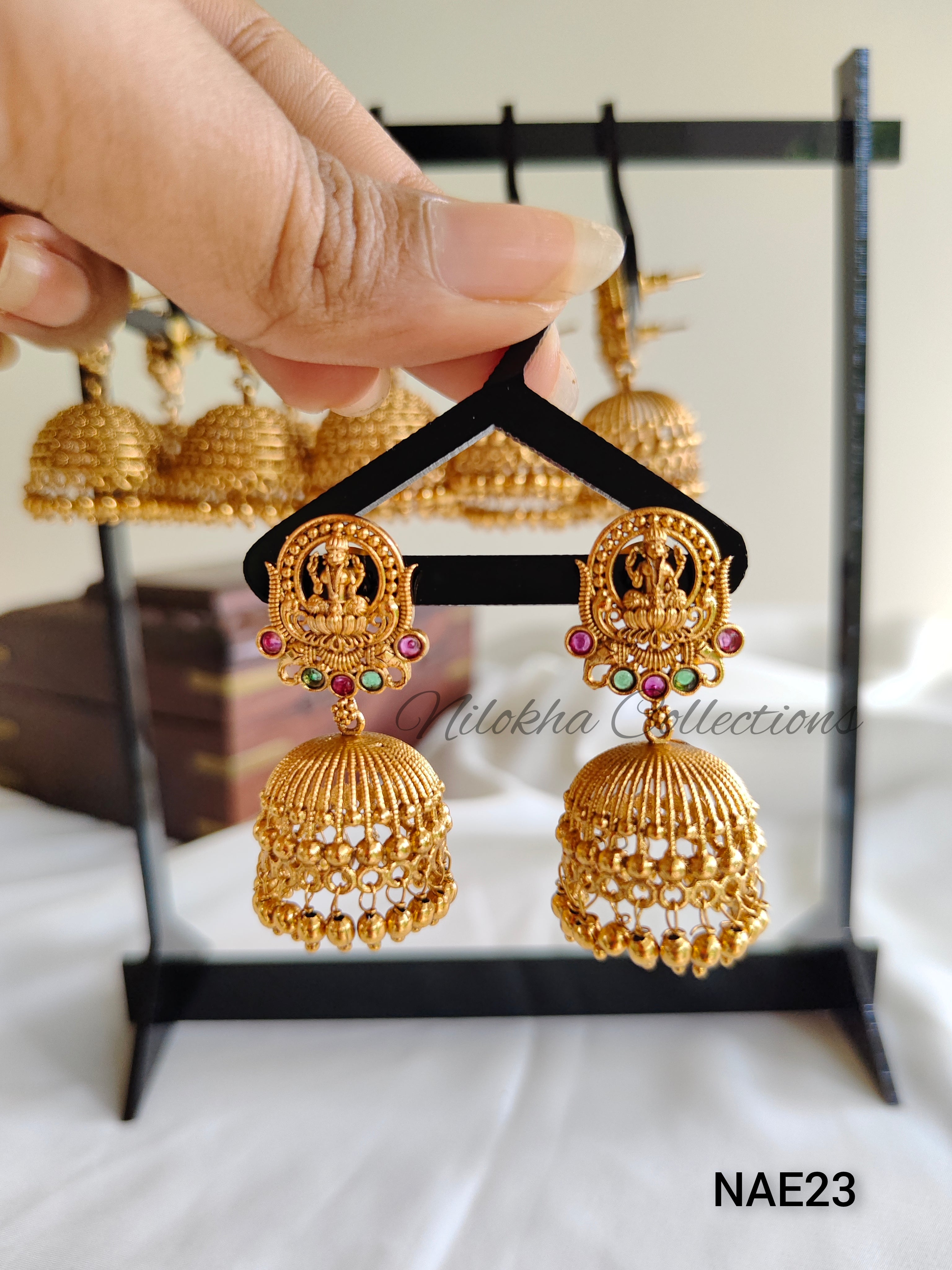 Line patterned jhumkas |  NAE23