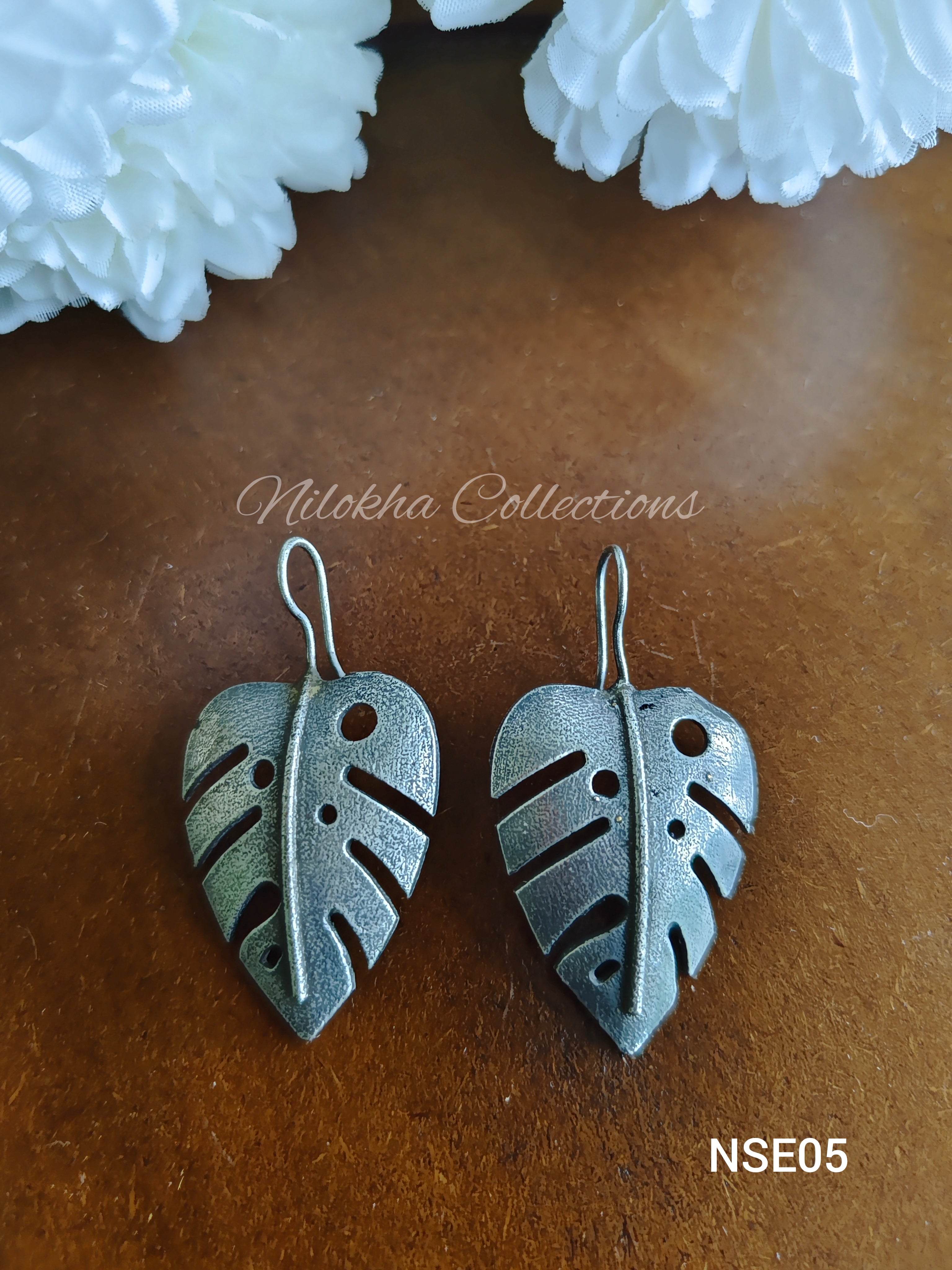 Leaf hook earrings | NSE05