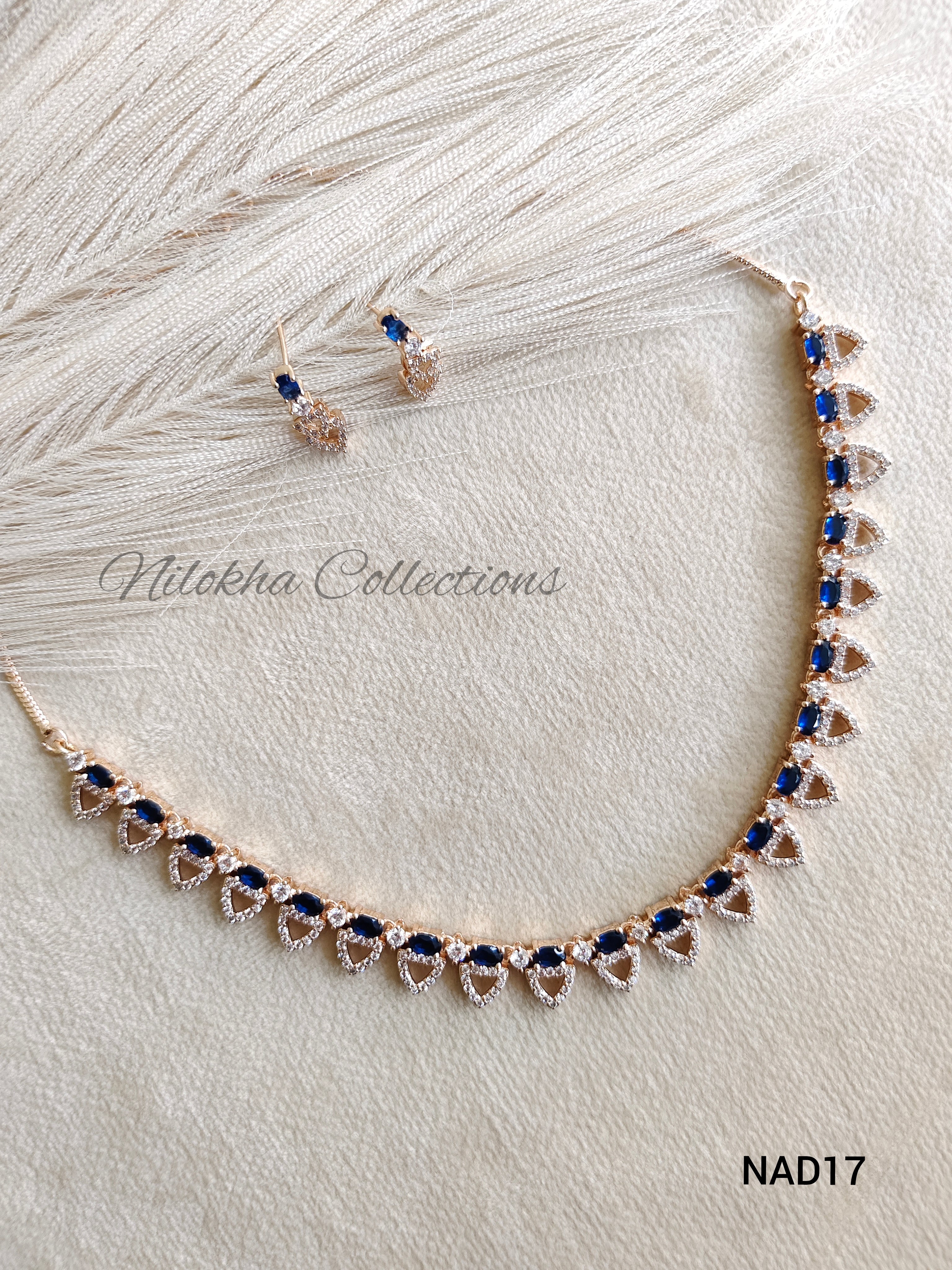 Simple triangle AD necklace | NAD17