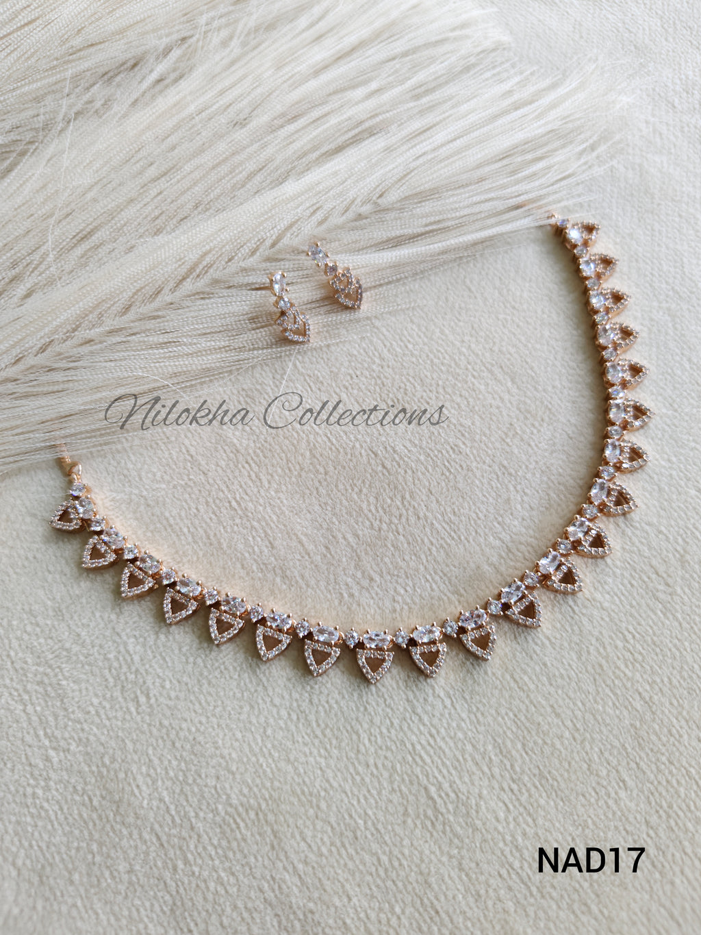 Simple triangle AD necklace | NAD17