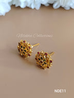 Floral stud with stones | NDE11