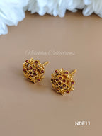 Floral stud with stones | NDE11