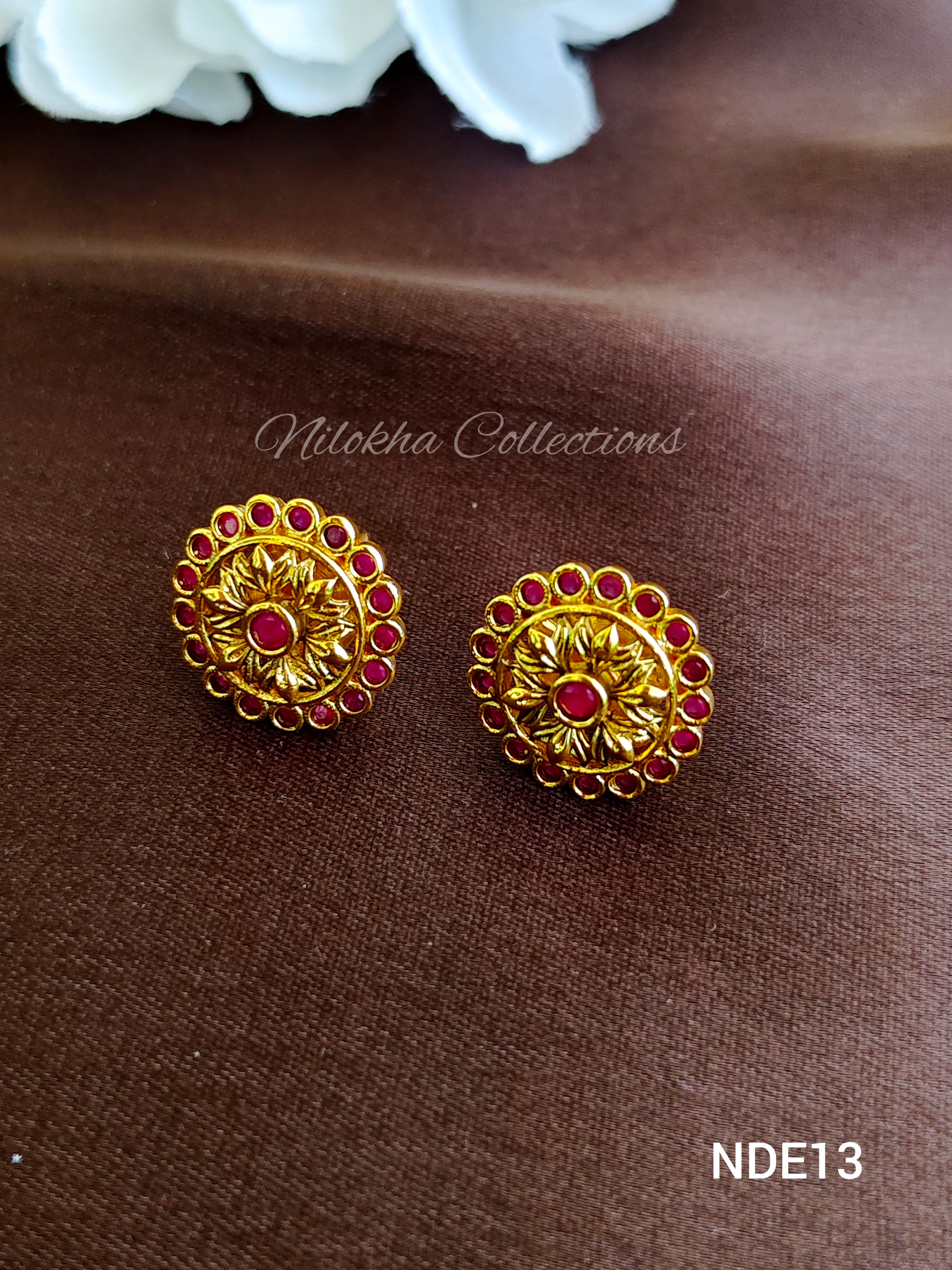 Ruby round studs | NDE13