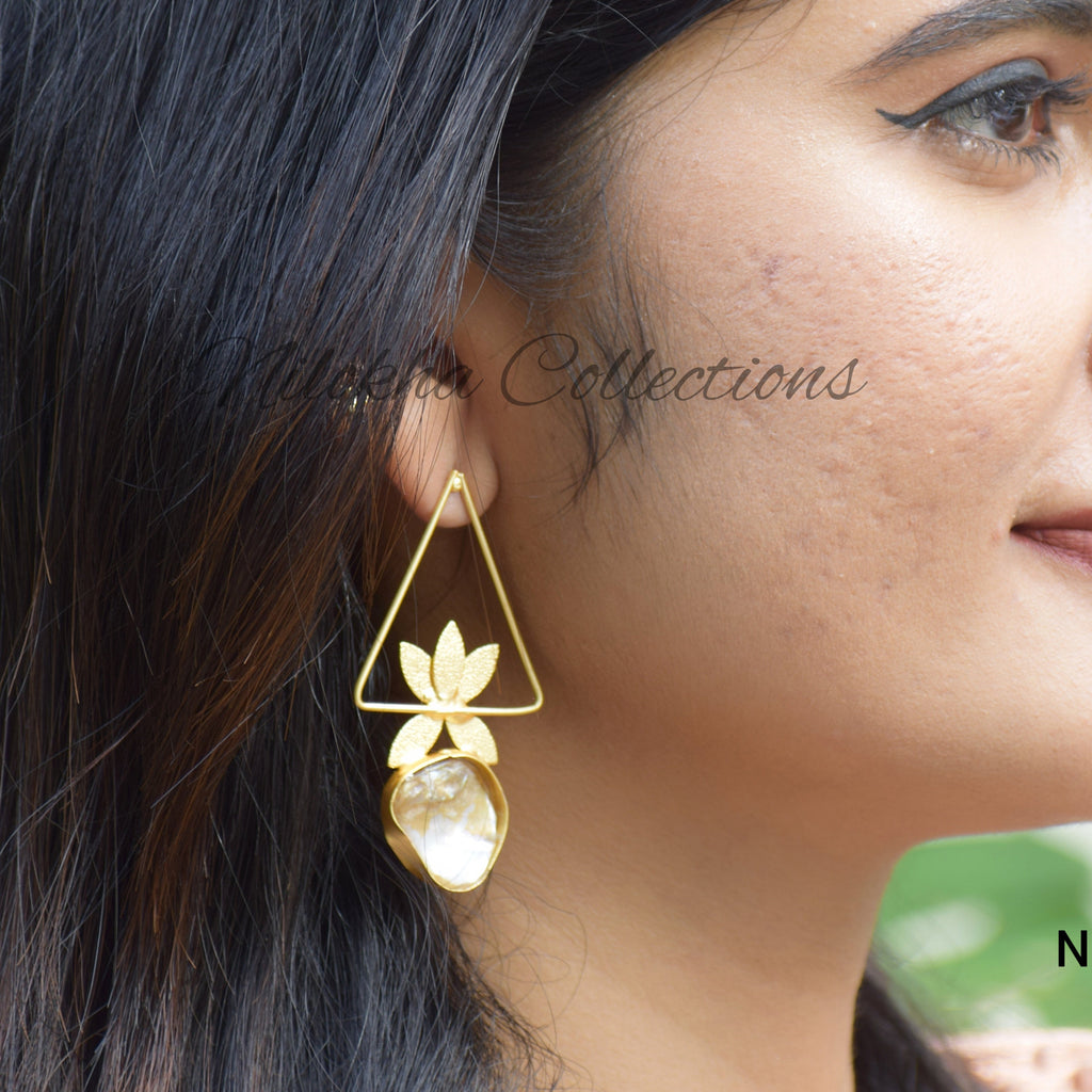 MOP triangle hangings | NGE47