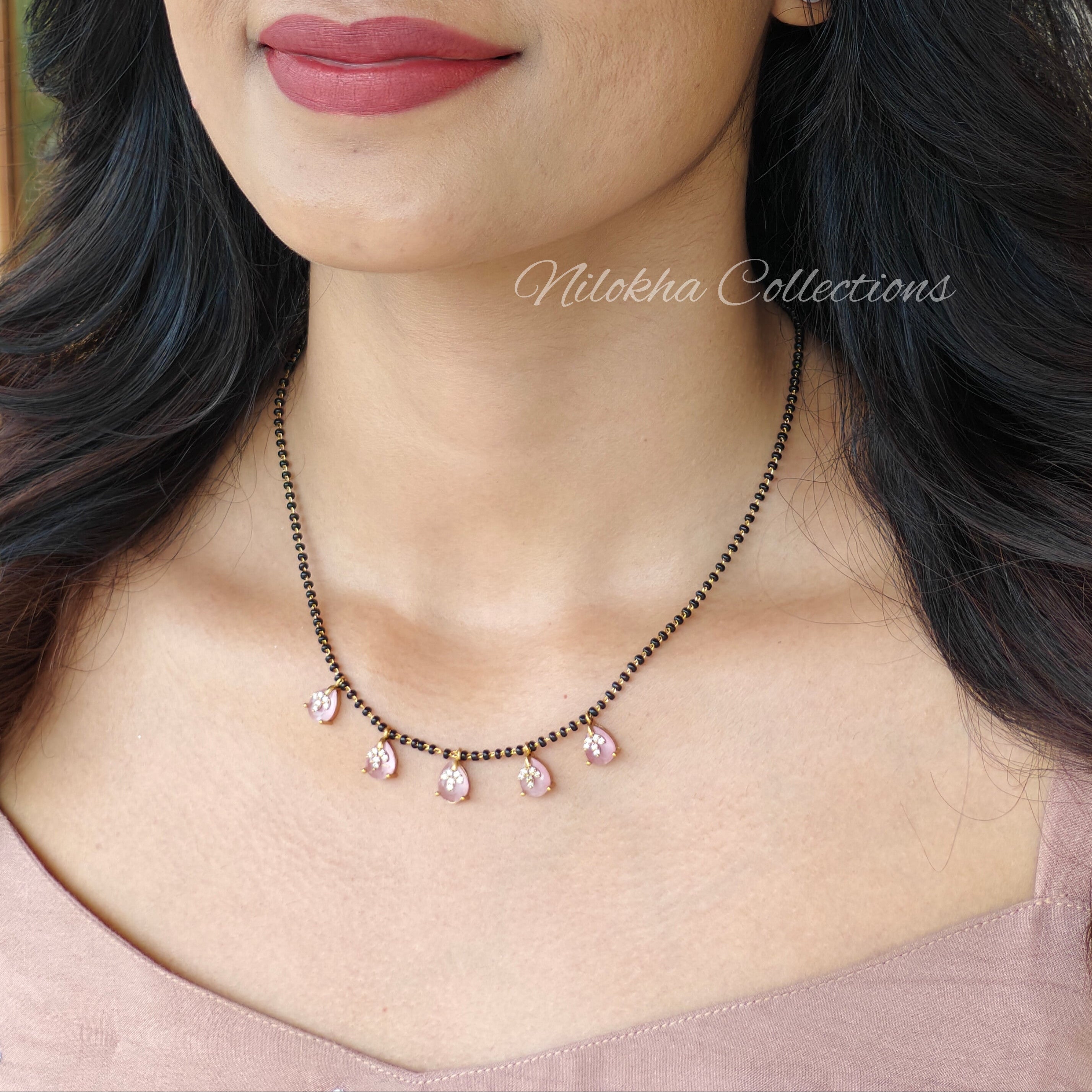 Karimani chain with floral stone pendant | NAN235