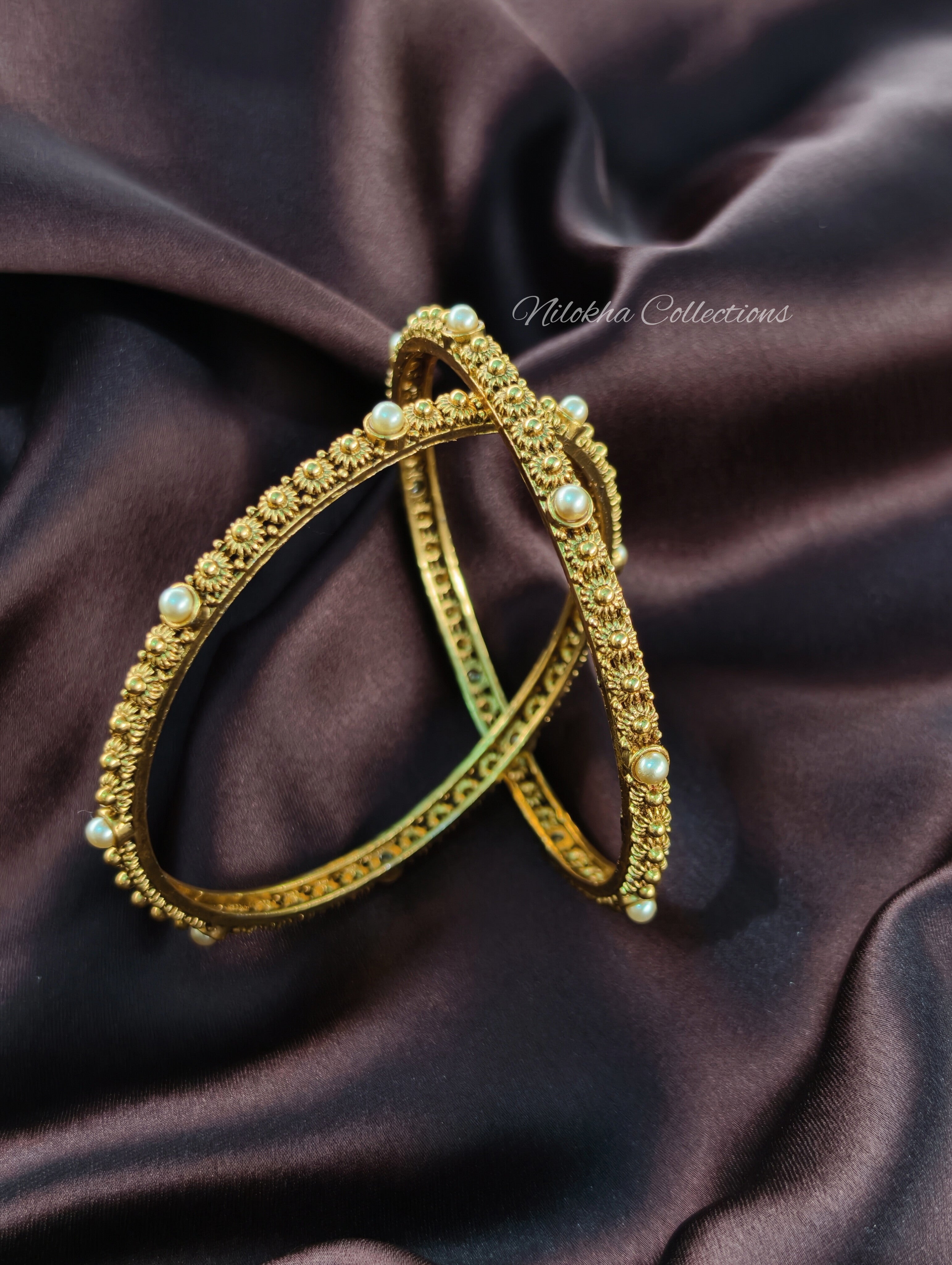Golden bangle with pearls | NB29
