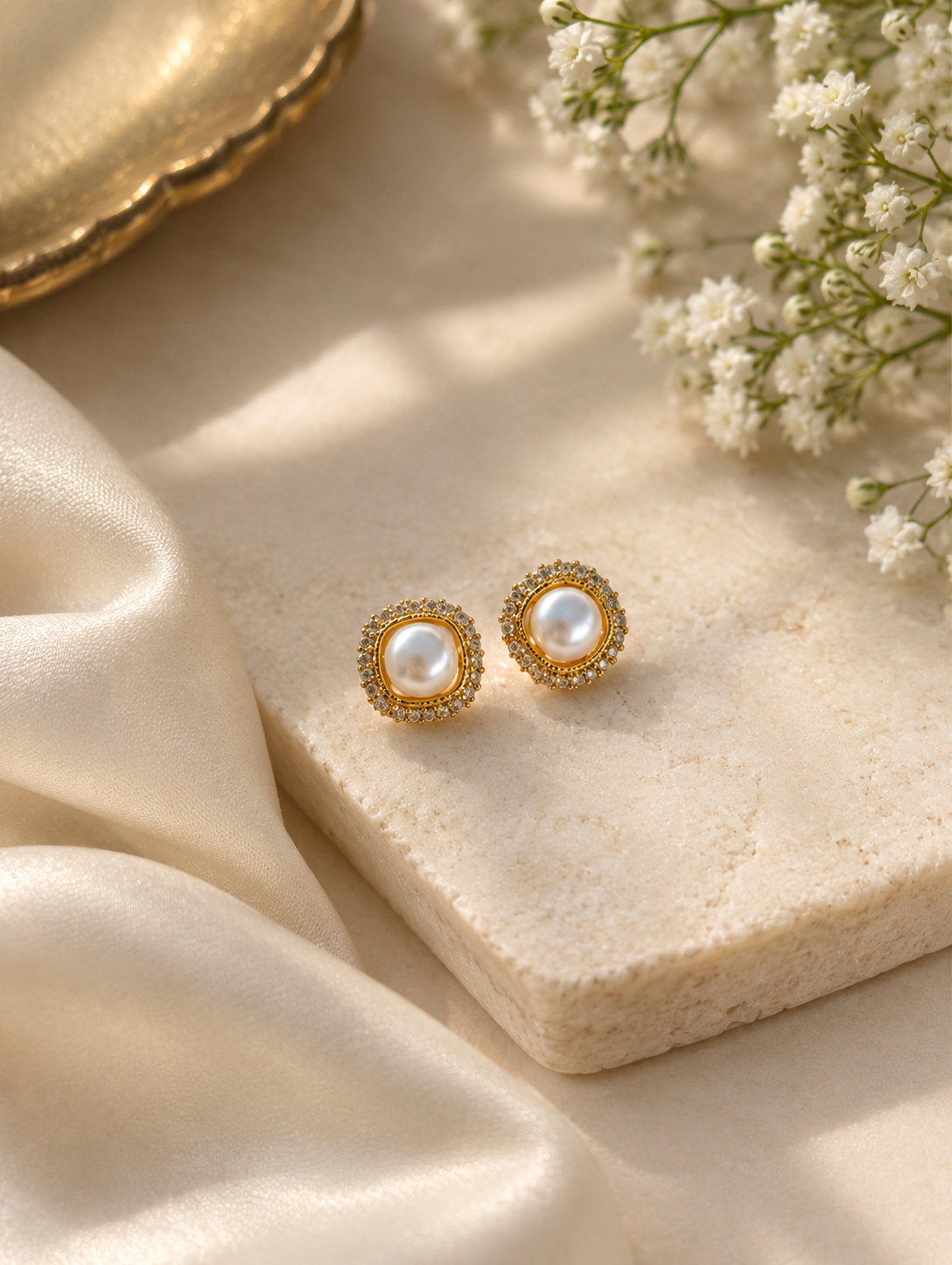 Pearl stud with stones | NTE61